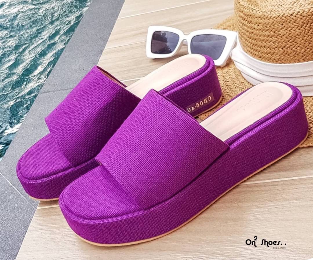 พร้อมส่ง รองเท้าทรง Tosat (โทสต์) สุดฮิต ตัวนี้ส้นและพื้นงานเกรดเทียบหลักพันได้เลยค่ะ วัสดุโฟมแข็งสำหรับทำส้นโดยเฉพาะน้ำหนักเบาใส่เดินสบาย ไม่ยุบไม่ยวบ พื้นรองอย่างดีกันลื่น ไม่สึกง่าย ตอบโจทย์สำหรับสาวๆที่ใส่เดินยืนนานๆได้ดี วัสดุตัวรองเท้าเป็นผ้าแคนวาสม