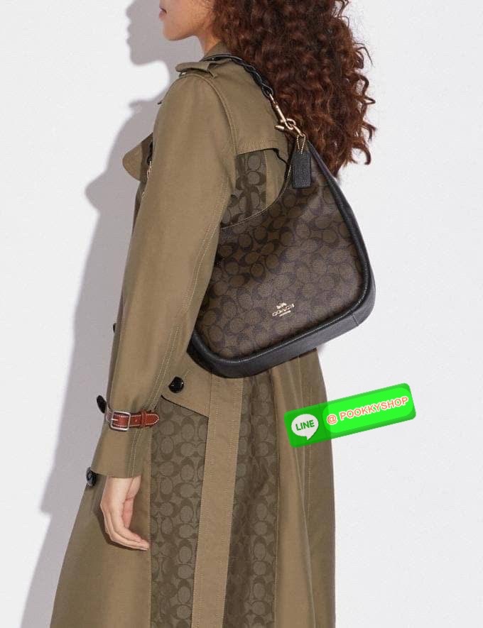 COACH JULES HOBO BAG ((C9189//9190)) 🌍พร้อมส่งที่ไทย! ต้องบอกก่อนว่าหนังรุ่นนี้อย่างดี นิ่มมากๆ สัมผัสแล้วรู้สึกละมุน กับกระเป๋าใบใหญ่ ทรงสวย เปิดปิดกระเป๋าแบบซิปมีหนังห้อยเพิ่มความเก๋ตรงหัวซิปค่ะ ภายในกระเป๋ากว้างมาก ใส่สัมภาระได้ครบครัน หายห่วงเ