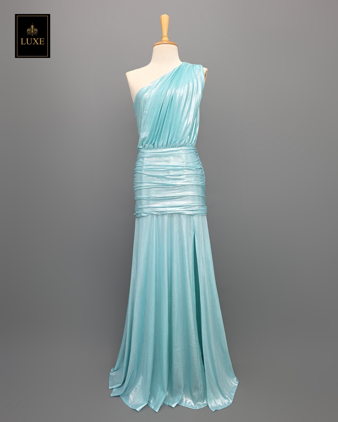 เดรสแฟชั่น แม็กซี่เดรสเสื้อไหล่เดียวอัดพลีท กระโปรงเข้ารูปตรงสะโพก