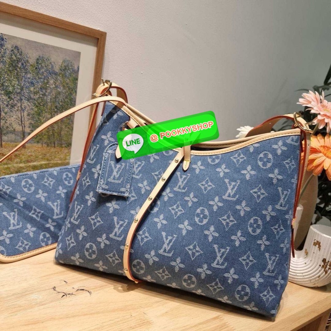 LV CARRYALL DENIM BAG 🔆 Details ใหม่ล่าสุด สไตล์เดนิมสุดชิค รุ่นลิมิเต็ดที่สาวๆตามหา จากเคาน์เตอร์ dutyfree กระเป๋าสะพายไหล่ทรงสวย ดีไซน์เรียบง่ายคลาสสิค หรู ดูผู้ดี รูปทรงใช้งานง่าย มาพร้อมใบลูก ไว้เก็บของจุกจิก ปากกระเป๋ามีสายหนังผูกกันของหล่นได