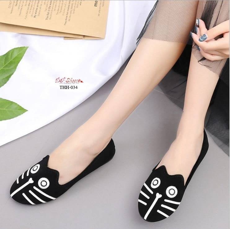 สินค้าพร้อมส่ง รองเท้าคัชชูสันเตี้ยนำเข้า วัสดุผ้าสักหลาด ดีไซน์ด้านหน้าปักรูปแมวหมาน่ารัก น้ำหนักเบา สวมใส่ง่ายค่ะ