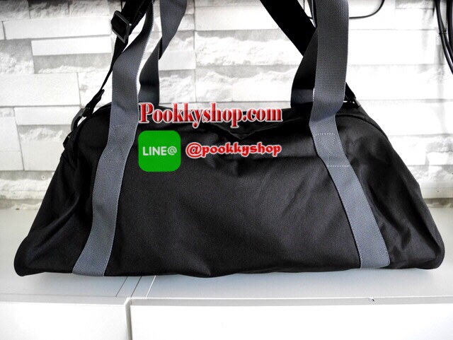 กระเป๋าสะพาย ไปฟินเนต ออกกำลังกาย ยี่ห้อ NIKE พกพาความสะดวกสบายไปกับไอเท็มเด็ดสุด Hot จากแบรนด์ดัง Nike! ไม่ตกเทรนด์ Sport Fashion เพื่อนคู่กายดีไซน์สมาร์ทเท่ห์ ที่ลงตัวด้วยรูปลักษณ์ ขนาดกะทัดรัด น่าใช้ เหมาะสำหรับใช้พกพา หรือบรรจุสิ่งของได้อย่างจุใจ ให้ค