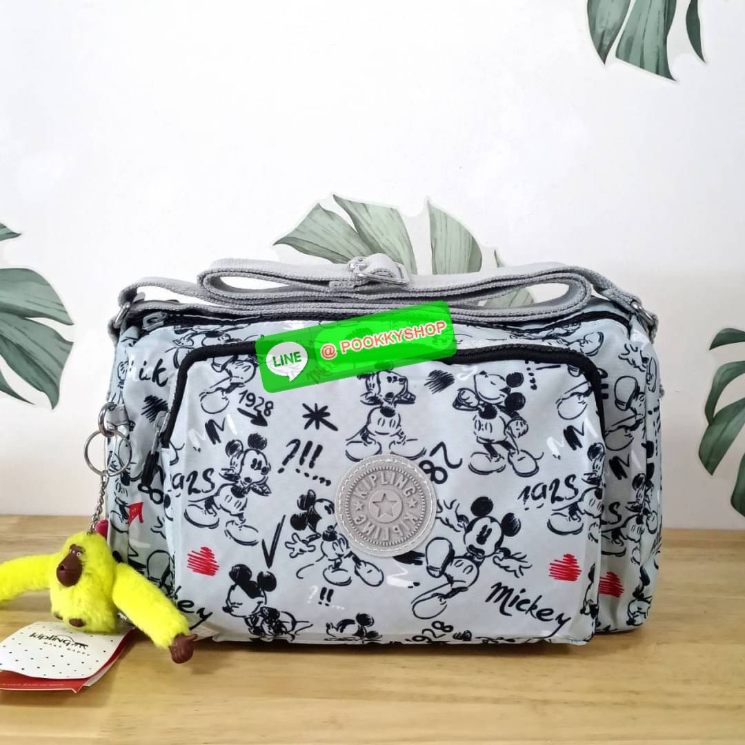 KIPLING RETH CROSSBODY BAG ซับในตาราง วัสดุ Nylon +polyester กระเป๋าสะพายข้างหรือ สะพาย Crossbody ได้ ช่องหน้าเปิด-ปิด ด้วยซิป พร้อมช่องแยกบ่อยด้านข้าง ช่องหลัก 2 ช่อง ด้านในโล่งกว้าง สามารถจุสัมภาระได้เยอะ พร้อมช่องซิปหลัง สายสะพายปรับระดับสั้น-ยาว ได้ f