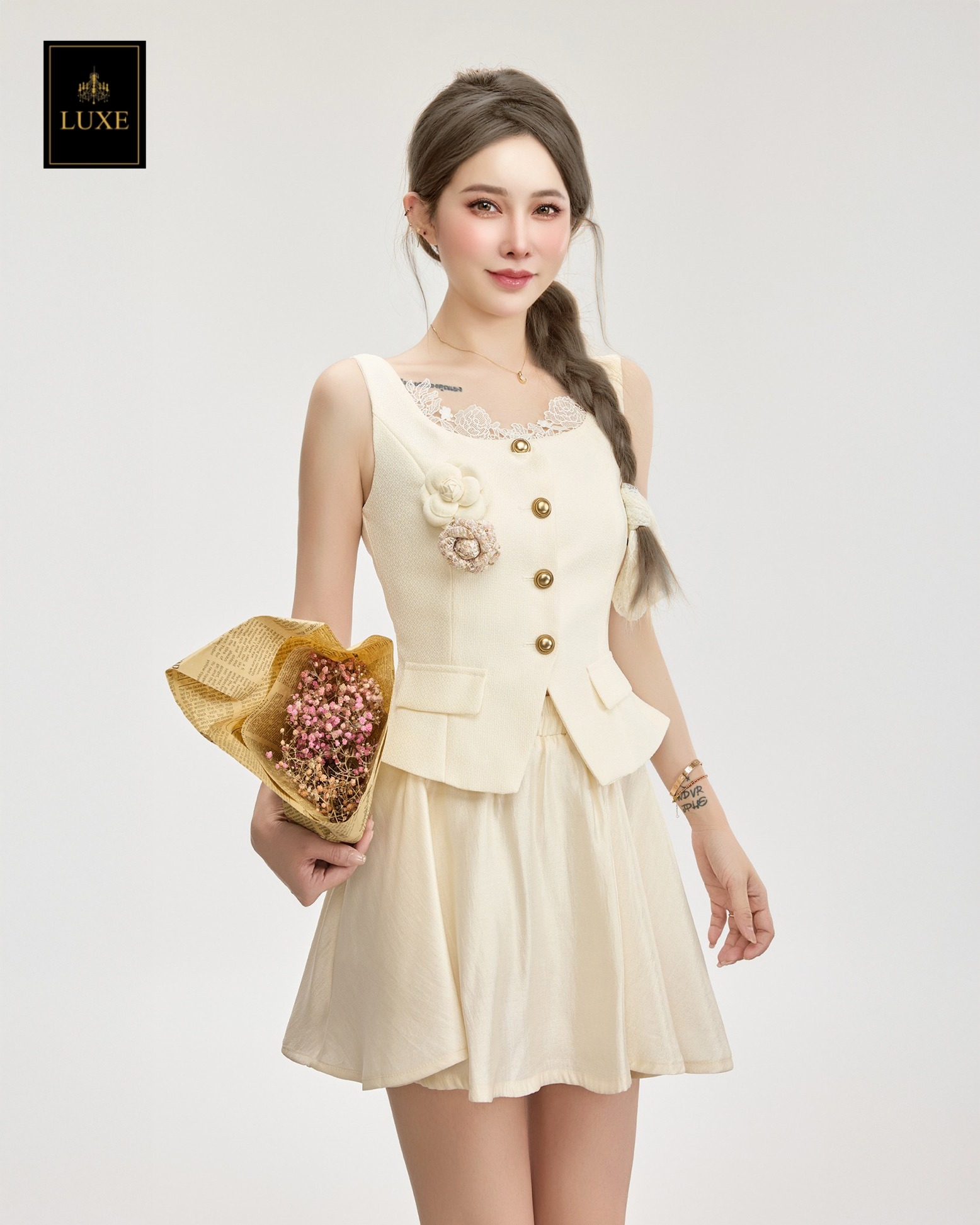 เสื้อแฟชั่น Luxe Lace Detail Button Vest