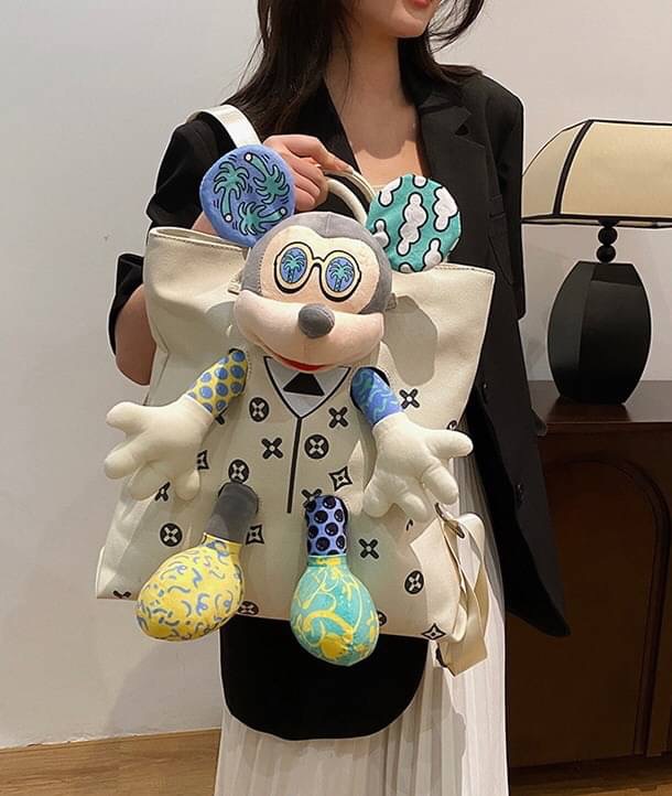 พร้อมส่ง เป้ตุ๊กตาใบใหญ่ สวยมาก น่ารักสุดๆ ไม่มีใครเหมือน และไม่เหมือนใคร สะพายเก๋ๆ งานคุณภาพสูง เนื้อผ้าหนา ตุ๊กตาแน่น ไปไหนก็เด่น ใครๆก็ต้องสะดุดมอง