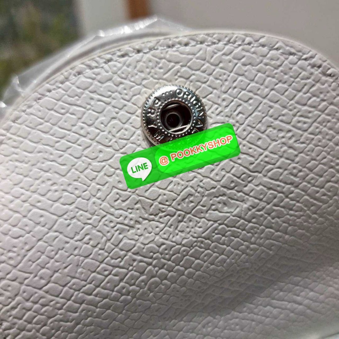 Longchamp le pliage collection XS handbag 🔆 Details น่ารักสดใสรับซัทเมอร์ กับกระเป๋าถือไซส์มินิ ขนาดเล็กพกพาสะดวก โดดเด่นด้วยลวดลายปักบนผ้าโทนสีพาสเทล รูปแบบและสไตล์เป็นเอกลักษณ์ เปิด-ปิดง่ายด้วยซิป มีหูจับถือในตัว และสายสะพายข้างปรับได้ ภายในเป็น