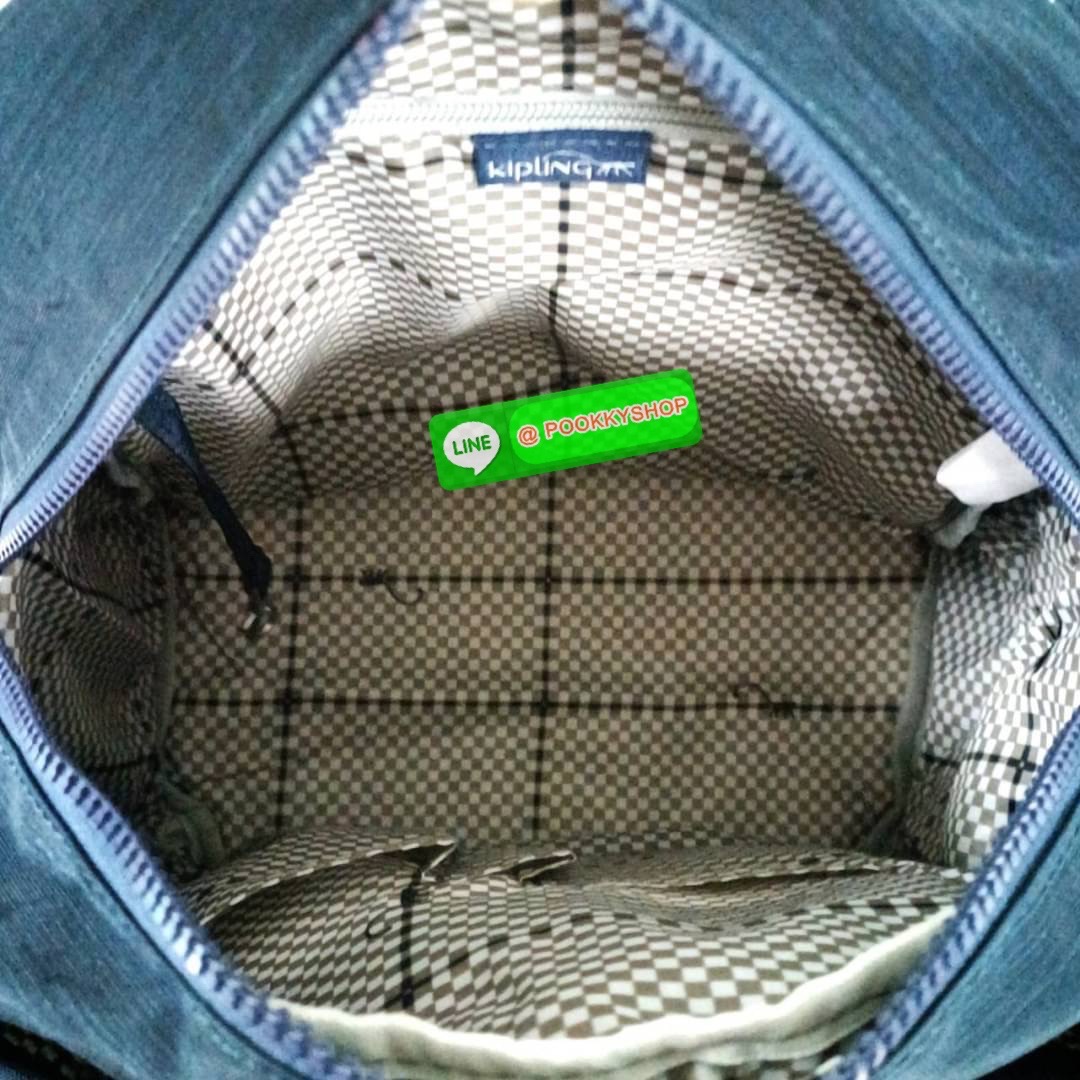 Kipling City Pack Medium Backpack กระเป๋าเป้ Kipling ขนาดกลาง วัสดุ Polyester 100% มีหูหิ้วด้านบน -ด้านหลัง มีซิปหลัง 1ช่องลึก -ด้านข้างมีช่องใส่ของเล็กน้อยทั้ง 2 ด้าน เปิด-ปิด ด้วยกระดุมแม่เหล็ก -ด้านหน้ามีช่องซิปใส่ของแยก 1 ช่อง และ ช่องปรับขนาดด้วยสายล