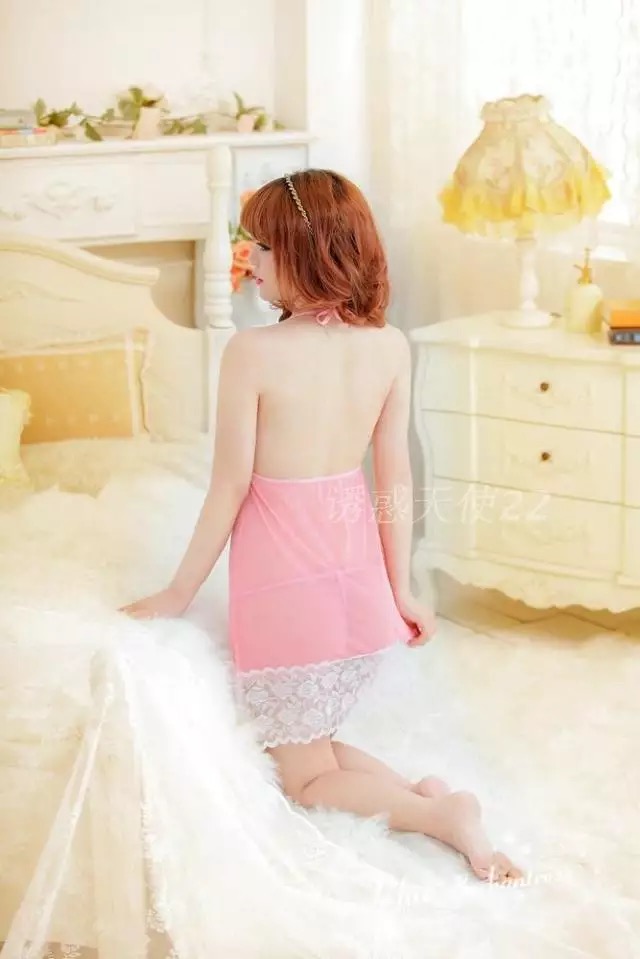 ชุดนอนเซ็กซี่ ชุดนอน ซีทรู ชุดนอน คล้องคอ ผ้าซีทรู สีชมพู อ่อน หว่านๆ แต่งลูกไม้ขาวช่วงอก และชายกระโปรง สีสวยหวานเหมือนตัวอย่างเลยคะ สไตล์เจ้าหญิง น่ารักหวานๆ +G string เข้าชุด
