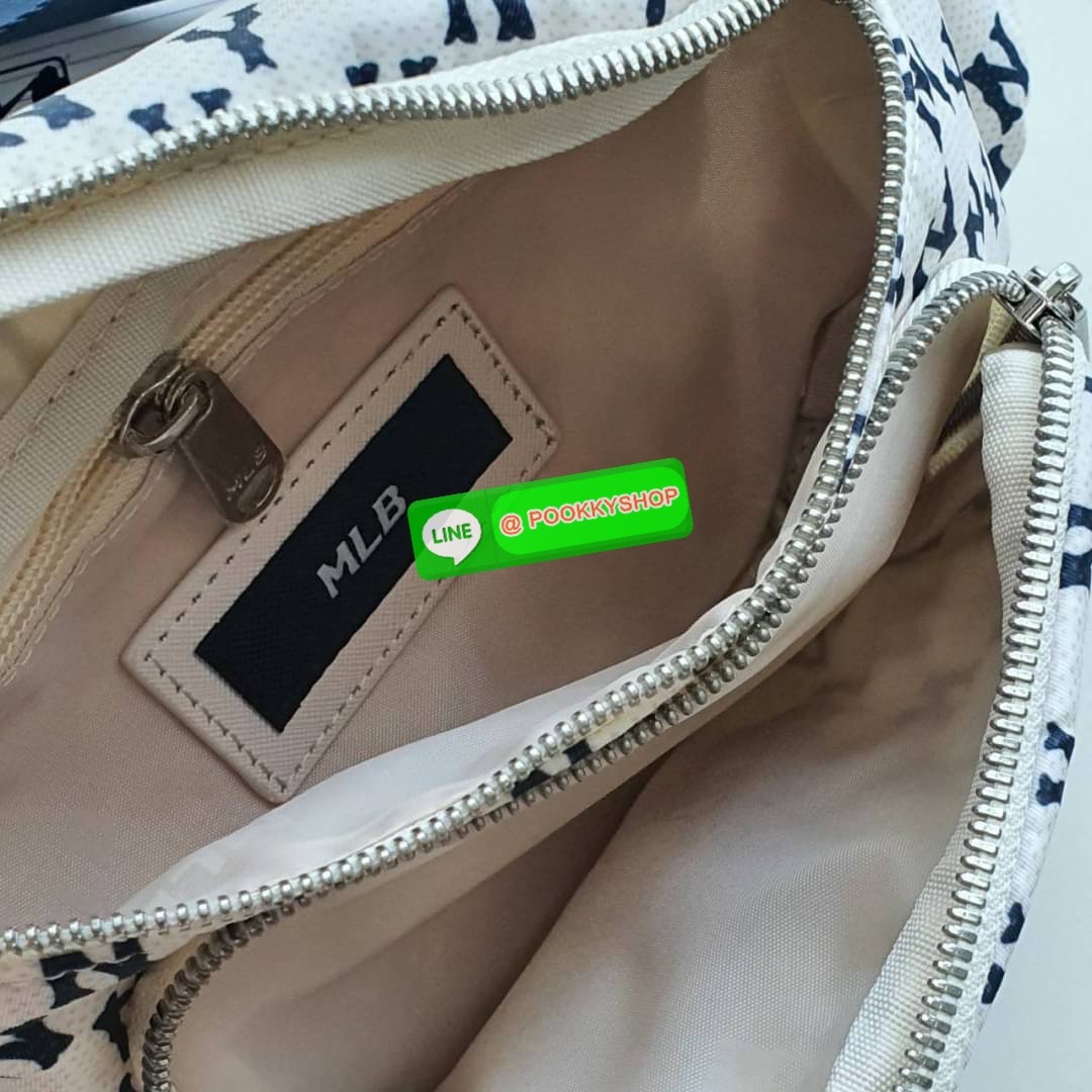 New collection!!! MLB MONOGRAM HIP SACK NEW YORK YANKEES กระเป๋าทรงคาดอก คาดเอว สะพายไหล่ จากแบรนด์ดัง MLB เป็นรุ่นยอดฮิต อีกคอลเลคชั่นที่ขายดี วัสดุ ผ้า NYLON กันน้ำ ด้านหน้าปักโลโก้แบรนด์ อะไหล่แบรนด์ ด้านใน มีช่องซิปแยก 1 ช่อง และ ช่องหลักใหญ่ 1 ช่อง ม