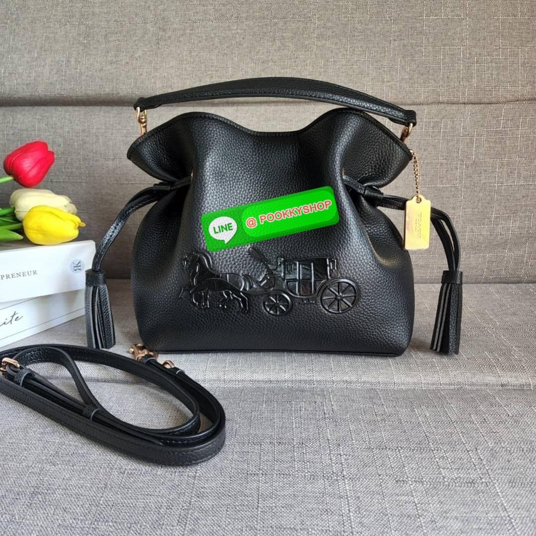 COACH ANDY CROSSBODY WITH HORSE AND CARRIAGE (COACH CA213) กระเป๋าสะพายคอสบอดี้ ดีไซต์สุดเก๋ วัสดุหนังแท้ทั้งใบ กระเป๋าเอนกประสงค์ ด้านในมีซิป รูดปิดด้วยเชือกและกระดุมแม่เหล็ก ซับในด้วยผ้า ด้ามถอดได้ ดรอป 5 1/4"สายสะพายถอดได้ สายสะพายยาว 21" สำห