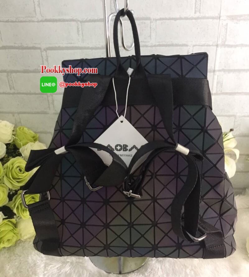 กระเป๋าเป้ Bao Bao Backpack. Geometric Backpack Luminous Backpacks Holographic Reflective Bag Shard Lattice Luminous Rucksack Lingge ใบใหญ่จุของได้เยอะ นำ้หนักเบา ตามสไตล์ BAO BAO ISSEY MIYAKE เปลี่ยนสีได้แสงแฟลช หรือแสงไฟ สะพายเก๋ๆ ใช้งานได้คล่องตัว วัสด
