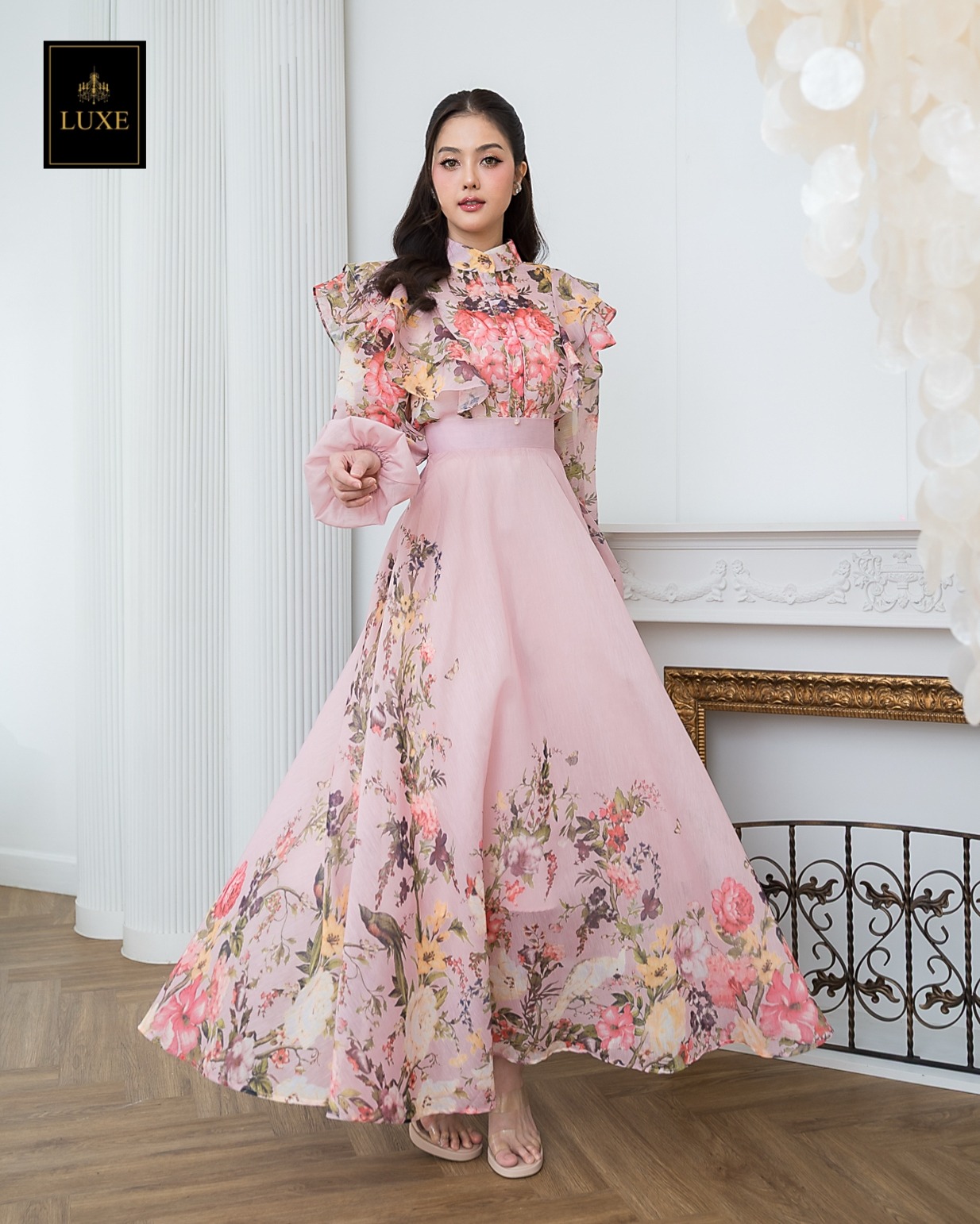 ชุดเซทแฟชั่น เซ็ตเสื้อคอกลมแขนยาว+กระโปรงยาว แต่งระบายตัวเสื้อหน้าและหลัง