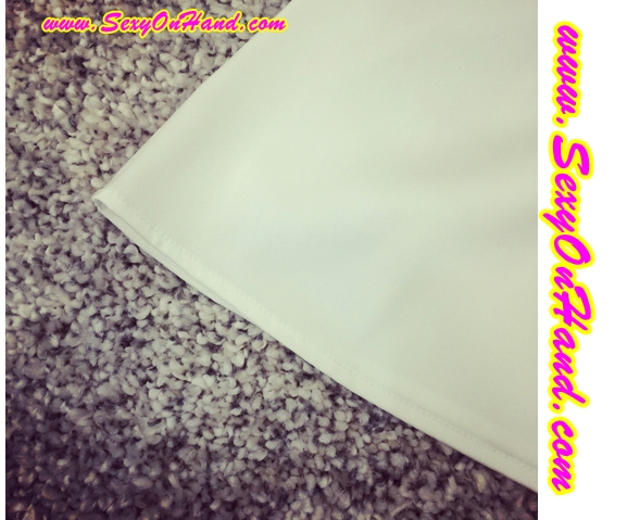 ชุดนอน คุณหนู ชุดนอนสายเดี่ยว ชุดนอน กางเกง ผ้าไหม สีขาว เนื้อผ้านุ่ม ลื่น ใส่สบาย ตัวเสื้อ แต่งชายเฉียง กางเกง แต่งชายด้วยลูกไม้ซีทรู สีขาวเข้ากับตัวชุด