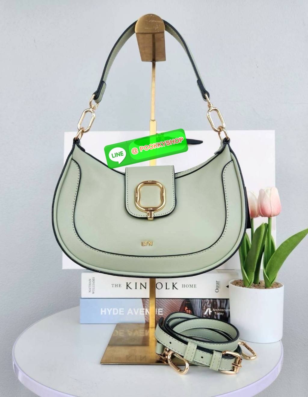 Lyn แท้ Outlet ส่งฟรี มีสายสะพายเส้น 2 เส้น คล้องไหล่ได้ สะพายข้างได้