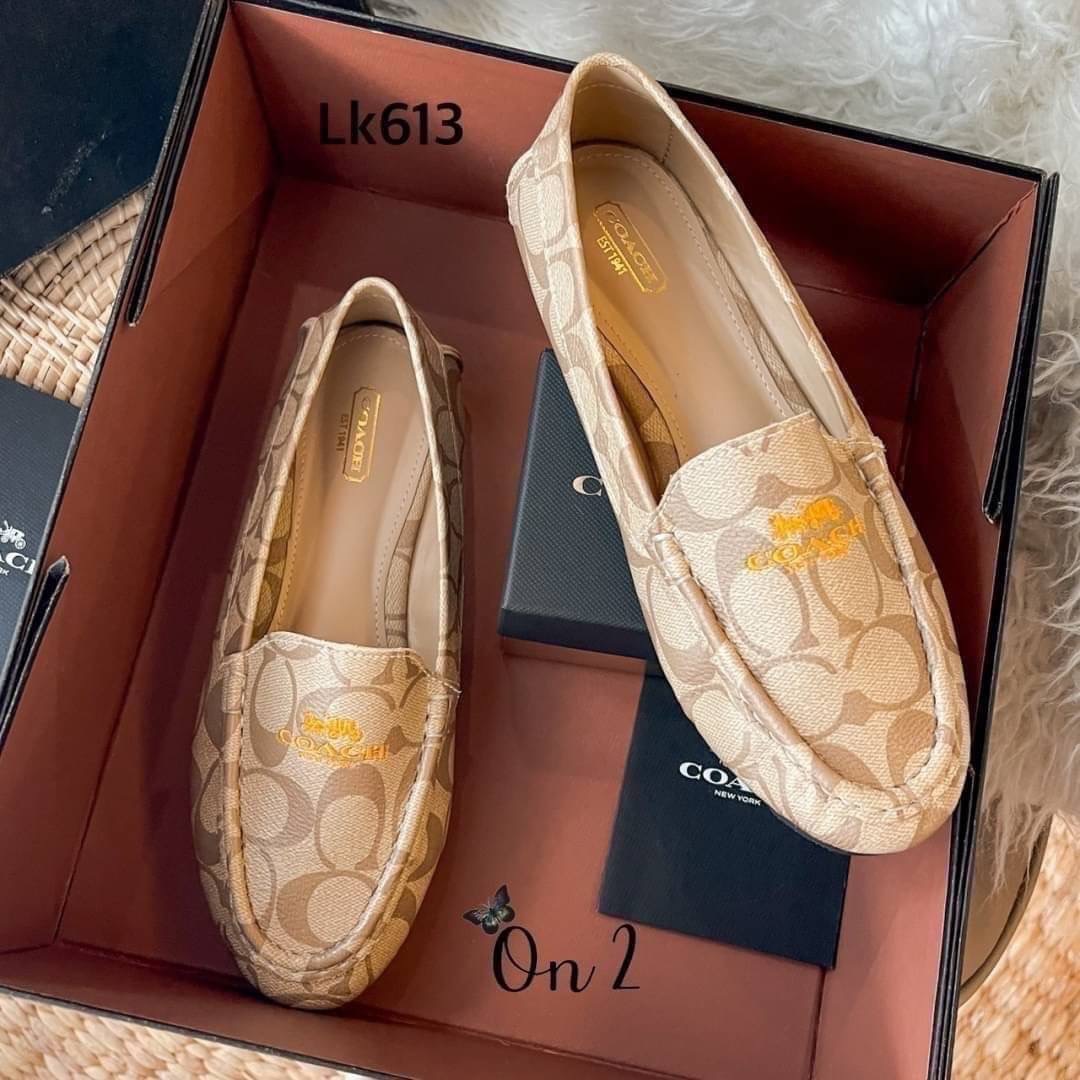 Coach loafer แบบใหม่ พร้อมส่งค่าเข้าน้อยมากๆ คัชชู loafer เย็บหัว ทรงนี้ ขายดีมากค่ะ หน้าปัก โลโก้ พื้น ปั้มแบรนด์งานดีทรงสวยเย็บหลังใส่แบบเหยียบส้นได้น้า