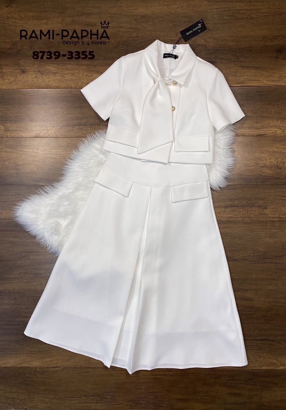 ชุดเซทแฟชั่น เสื้อแขนสั้น ดีเทลสุดเก๋ กระดุมหน้าสีทอง กระโปรงทรงเอ A-Line ดีไซน์สวยเก๋