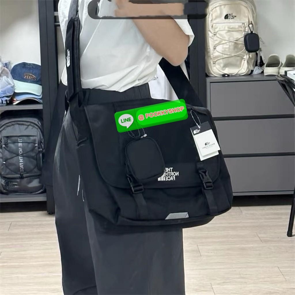 he North Face SUPER MESSENGER BAG L NN2PQ00J BLACK UNISEX 🔖กระเป๋าสะพายข้างมัลติฟังก์ชั่น! ทันสมัยและใช้งานได้หลากหลาย Item ที่ต้องมีเมื่อออกไปข้างนอก! ใช้งานได้จริงและมีสไตล์อเมริกันเทห์สุดๆ สามารถใช้ได้ทั้งผู้หญิงผู้ชาย สะพายไปทำงานไปเรียน เที่ย