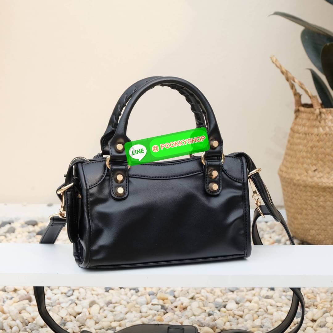 กระเป๋าคุณภาพจากแบรนด์ KEEP ทรงสวย ตอบโจทย์ทุกการใช้งาน รุ่น ‘ Ghaso ‘ > ร่นใหม่ หนัง Microfiber Nano เนื้อดี นิ่มมาก ทนทานกว่าเดิม >น้ำหนักเบา ใส่ของจุ >ถือสะพายเข้าง่ายกับทุกชุด