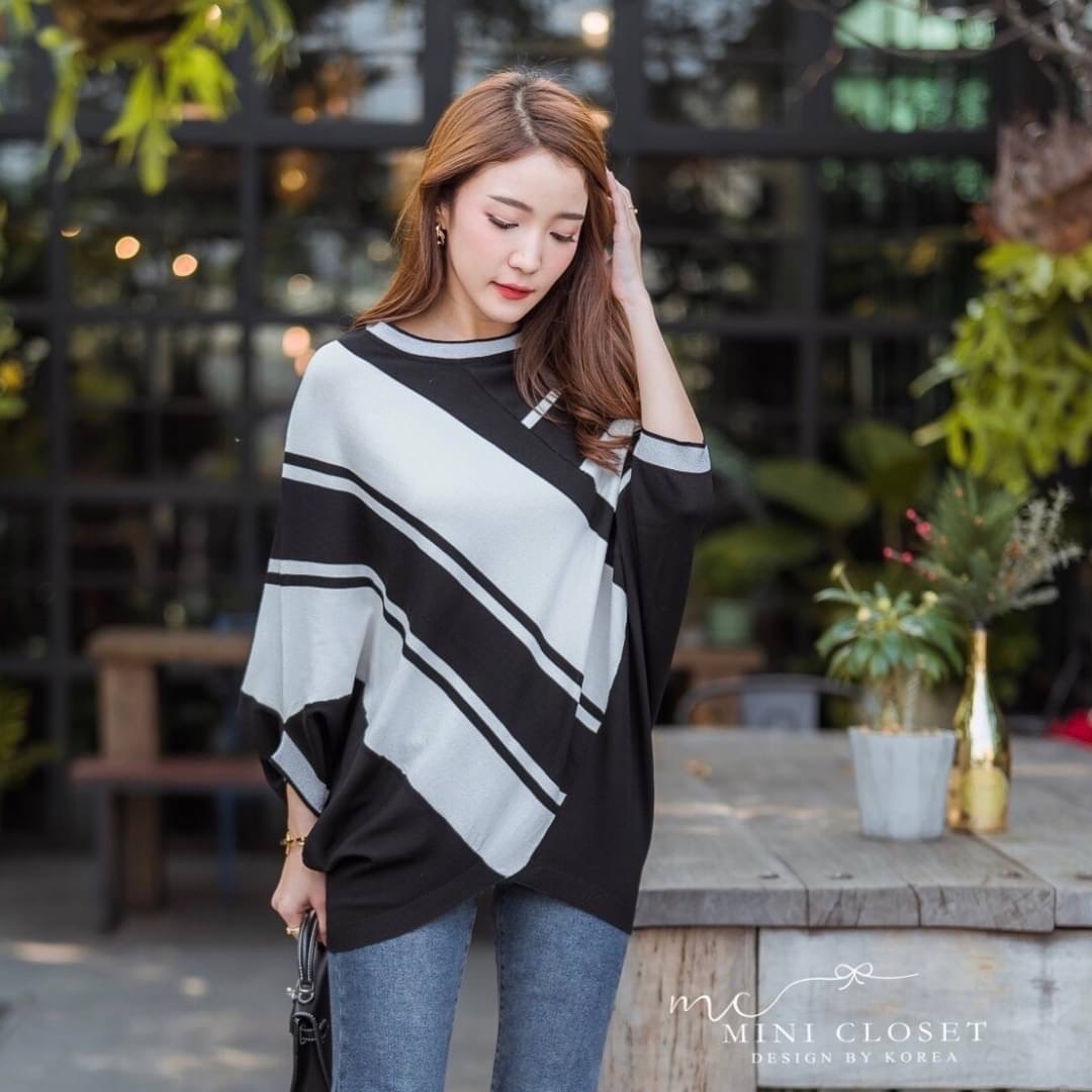 🍃Glister Knitted Tops🍃 ใส่ได้ตลอดมากแม่ กับเสื้อไหมพรมเนื้อผ้าทอสลับสี ความยาวดี ปิดก้นพลางให้ดูผอม แขนสามส่วน ผ้าเค้ามีประกายวิ้งวับ สบายผิวไม่คัน ดีไซน์เก๋ค่าา ดีแบบนี้ไม่พลาดนะจ๊ะ