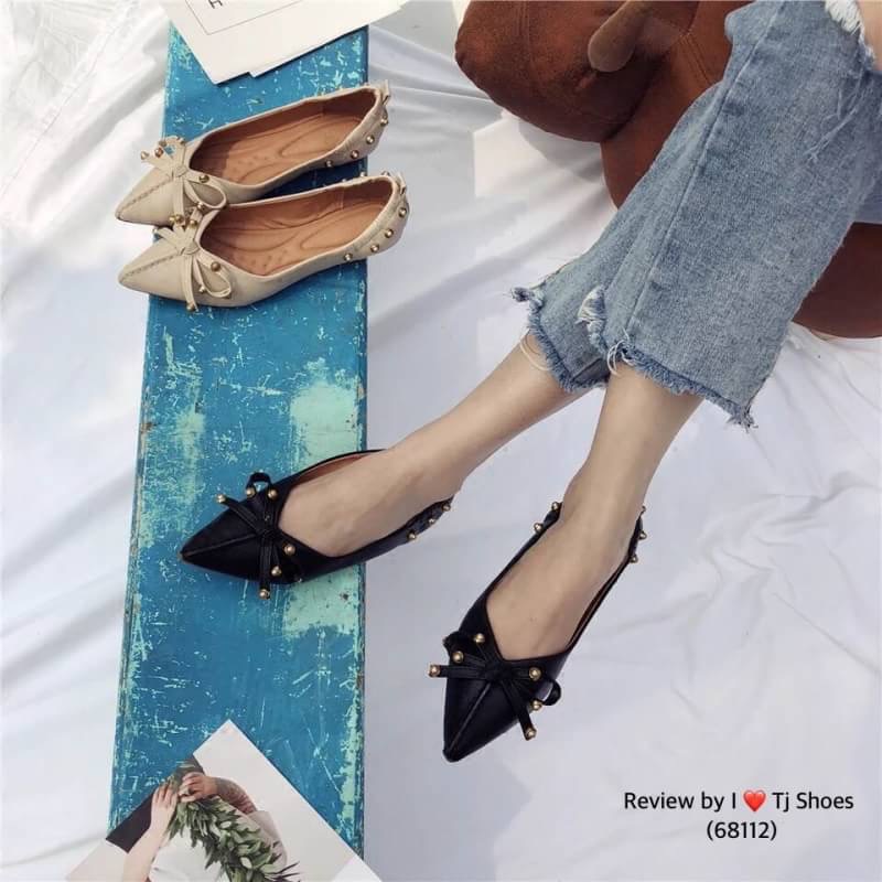 พร้อมส่ง สวยเกร๋มากอะเธ๊อออ !!! รองเท้าคัชชูนำเข้า รุ่นนี้หนังนิ่มมาก พื้นยางอย่างดี จับแมทกับชุดอะไรก็น่ารัก แถมพื้นบุนวมนิ่มใส่เบาเดินสบายไปอีก ใส่ได้ตลอด ของจริงงานดีสวยคุ้มเกินราคา ดีงามฝุดๆ ขนาดนรี้แนะนำเลยคร๊ะซิสส สั่งด่วนนนนเลยจร๊ะ