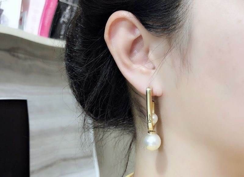 Super Hi-End Quality !!!! ((งาน 1:1 เหมือนในช็อปมากที่สุดในท้องตลาด)) Christian Dior Earring ต่างหูดิอองาน 1:1 เหมือนของแท้เป๊ะๆค่ะ รับรองงานสวยมากกกกก ดูหรู ดูผู้ดีสุดๆ งานดี เพชรคุณภาพดีมากๆมากๆคะรับประกันความพอใจเลยค่ะ ตัวเรือนสีทอง งาน laser stamp เหม