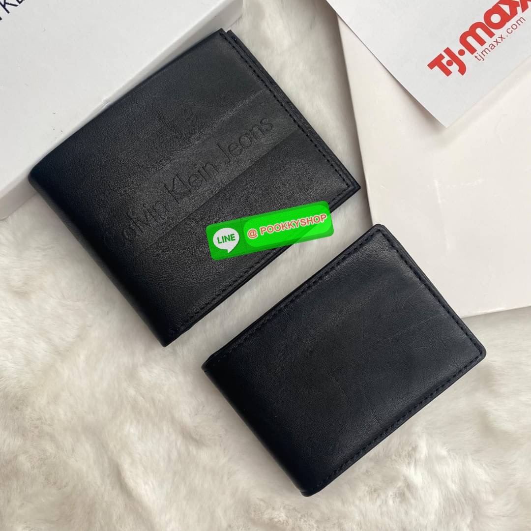 Calvin Klein leather wallet with credit card fold set กระเป๋าสตางค์ใบสั้น และ ที่ใส่บัตรย่อย สุดคุ้มมอบให้เป็นของขวัญหรือใช้เองก็แนะนำค่ะ set นี้มาเท่าไรก็หมดคะ รีบจับจองนะคะ มาพร้อมถุงกระดาษแบรนด์ด้วยนะคะ