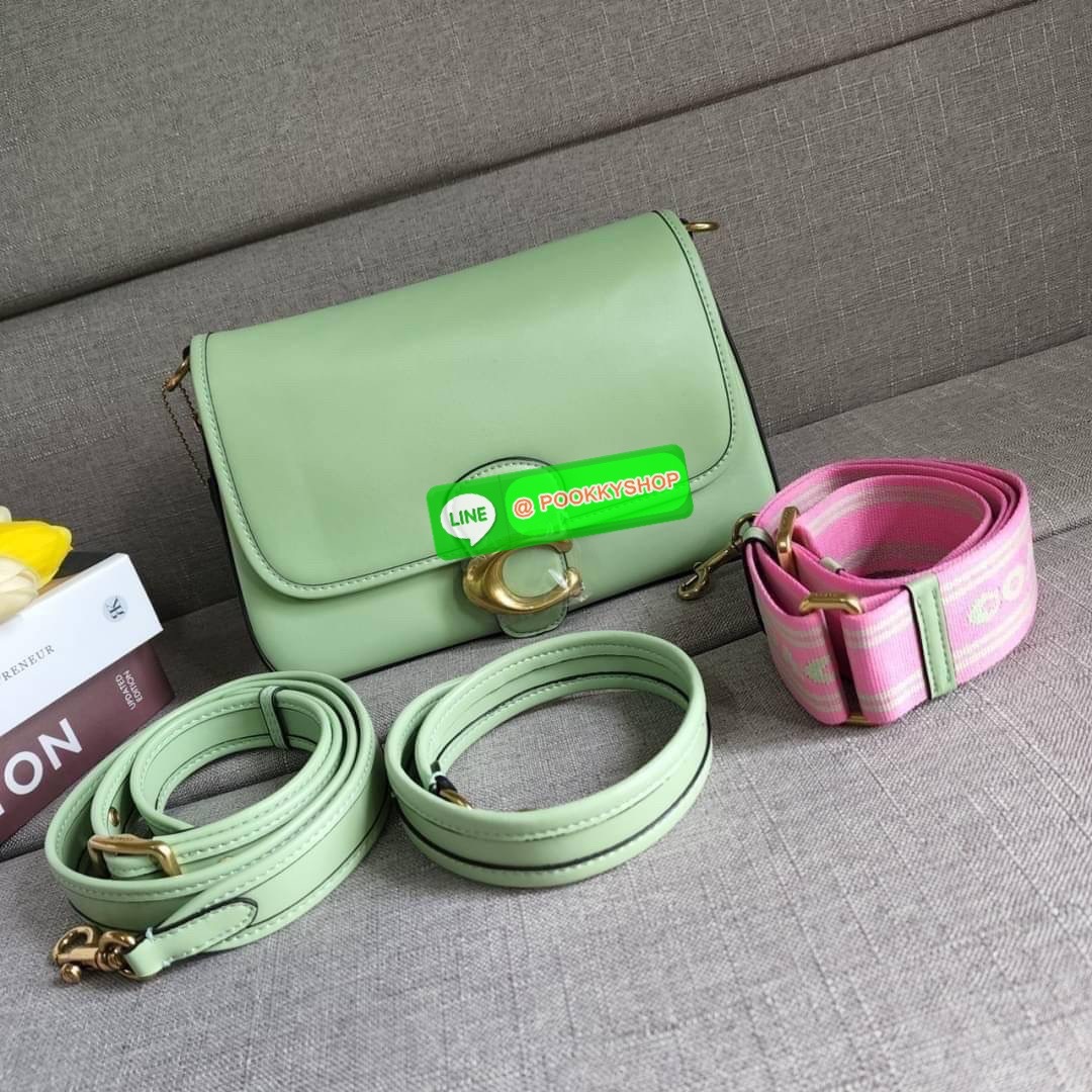 COACH SOFT TABBY SHOULDER BAG (COACH C9804) กระเป๋าข้างเรียบหรู ใบเดียวสะพายได้หลายสไตล์ มีสายสะพายให้ถึง 3 เส้น ปรับเปลี่ยนสไตล์ได้หลายลุควัสดุหนังแท้ทั้งใบ สัมผัสนิ่มมือ น้ำหนักเบา เปิดปิดแบบกระดุมแม่เหล็กเป็นอะไหล่โลโก้แบรนด์ตัวใหญ่ โดดเด่น ภายในกระเป๋