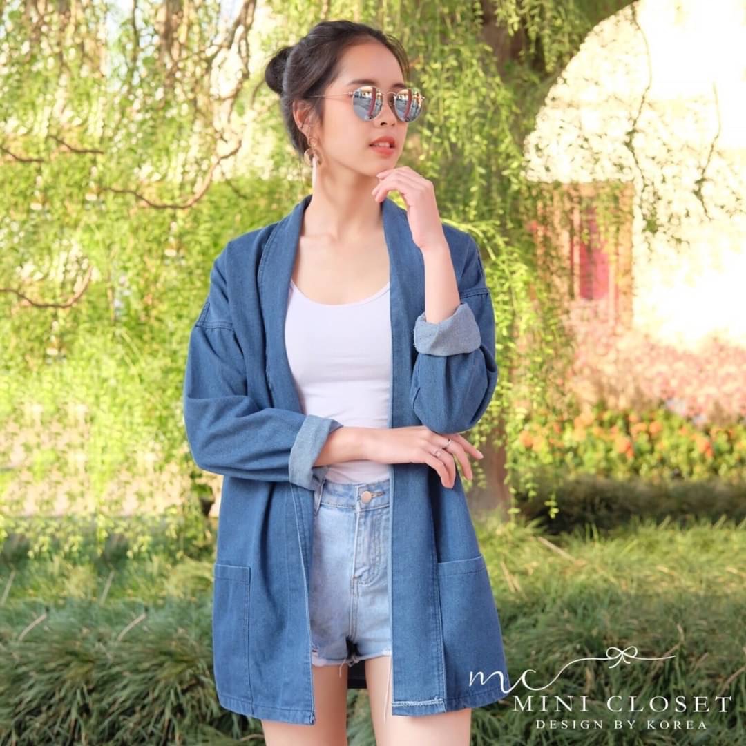 👾Lady Denim Blazer👾 รุ่นนี้ที่ต้องมี เสื้อคลุมยีนส์แพตเทิ้นสวย ใส่คลุมกันแดด กันหนาว ใส่ขึ้นเครื่อง เดินทาง ได้หม๊ดด ความยาวคลุมสะโพก เริ่ด