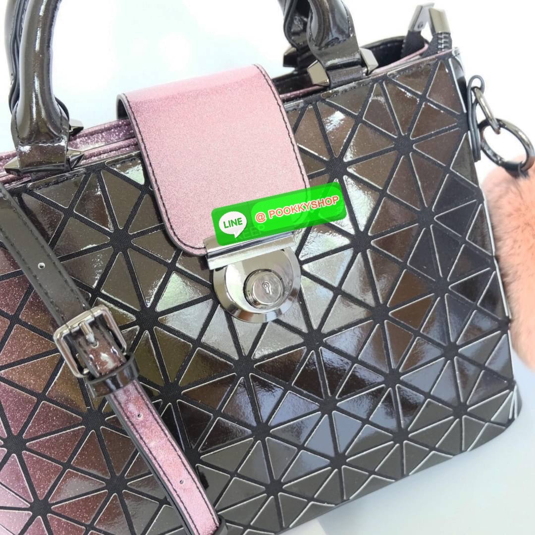 สินค้าเข้าใหม่ 𝗞𝗘𝗘𝗣 𝐀𝐋𝐈𝐙 𝗖𝗢𝗟.𝟮 ลายใหม่ ( DIAMOND PATTERN ) ทรงสวย ขายดี ขนาดกำลังดี และที่สำคัญ !! น้ำหนักเบา ไม่รอช้าทางแบรนด์เลยทำ สีใหม่มาเพิ่มลูกเล่นให้กับ