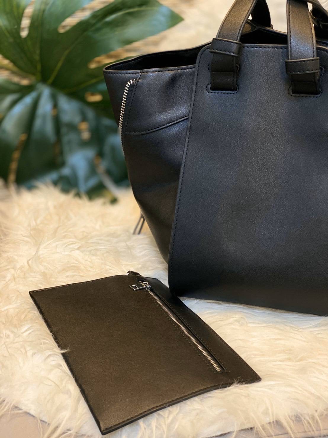 พร้อมส่งค่า 💕Hammock 💕 สิ้นสุดการรอคอย สำหรับรุ่นที่ทุกคนถามหาเยอะที่สุด การันตรีงานคุณภาพ ใช้เวลาผลิตนานสุดถึง 4 เดือน ตอนนี้พร้อมส่งเเล้วค่า Hammock size 30 cm รอบนี้เป็นงานสั่งผลิต งานเนี้ยบ ตัวหนังสวยมากกกก PU premium อย่างดี มีความหนา