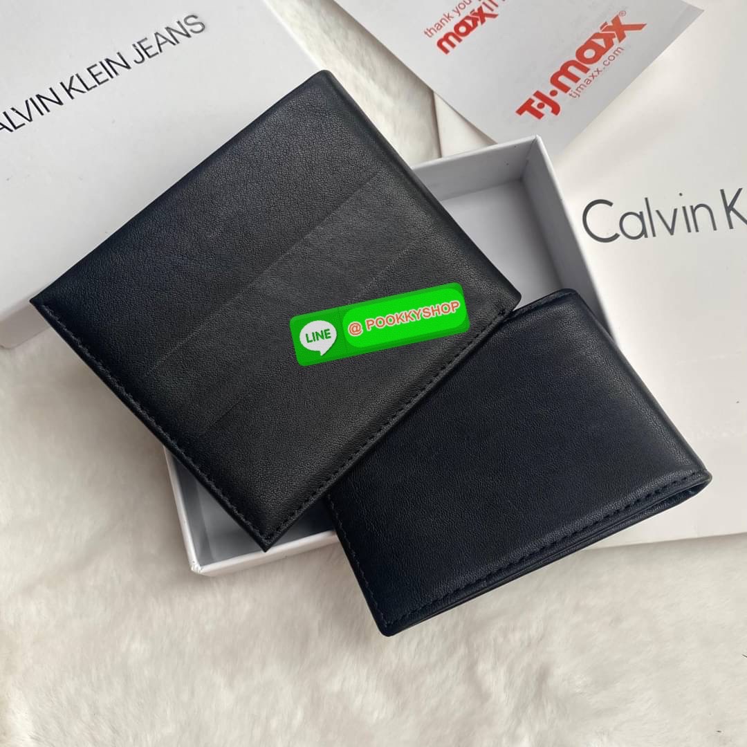 Calvin Klein leather wallet with credit card fold set กระเป๋าสตางค์ใบสั้น และ ที่ใส่บัตรย่อย สุดคุ้มมอบให้เป็นของขวัญหรือใช้เองก็แนะนำค่ะ set นี้มาเท่าไรก็หมดคะ รีบจับจองนะคะ มาพร้อมถุงกระดาษแบรนด์ด้วยนะคะ