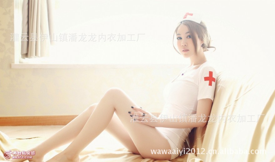 ดคอสเพลย์ พยาบาล แสนสวย ชุดเดรสสั้น เนื้อผ้ายืด คอวีเว้าลึก ด้านหลังแต่งเว้า โชว์ความเซ็กซี่ บาดใจสุดๆค่า+G-string +คาดผมพยาบาล +ถุงน่องตาข่ายเขุ้าชุดคะนางพยาบาล สีขาว