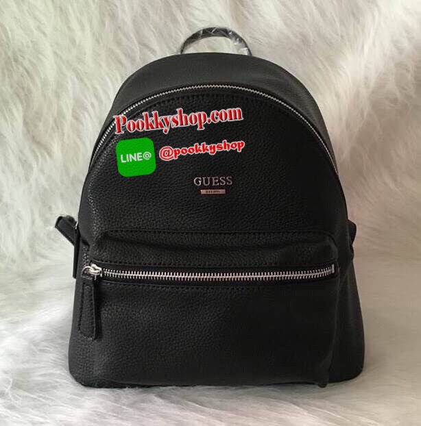 Don't Miss! GUESS WOMAN'S FACTORY BACKPACK กระเป๋าเป้ขนาดกำลังดีวัสดุหนังแกะสังเคราะห์นิ่มสวยน้ำหนักเบา มีหูหิ้วเเละสายสะพายหลังเลื่อนปรับได้ ด้านหน้ามีโลโก้และช่องซิป เปิดปิดด้วยซิปสะดวกใช้ ภายในกว้างใส่เอกสาร ipad ของใช้ได้เยอะ จะสะพายไปเรียนไ