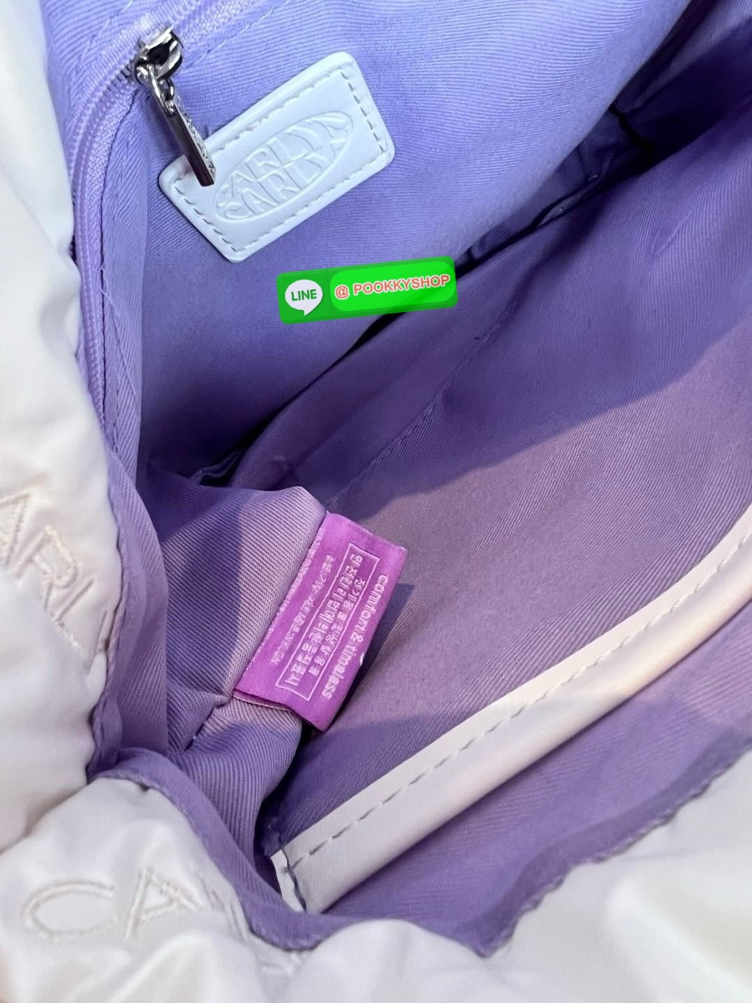 CARLYN TWEE MINI BAG #ไม่มินิตามชื่อจ้าา😘 💌พร้อมส่ง!สวยฉ่ำๆทุกสี ไม่มีไม่ได้แล้วจ้าา📌 ✔️กระเป๋าวัสดุไนล่อนอย่างดี นิ่มฟู ปักลายแบรนด์อันเป็นสัญลักษณ์ของรุ่นทั้งใบสวยงามค่ะ