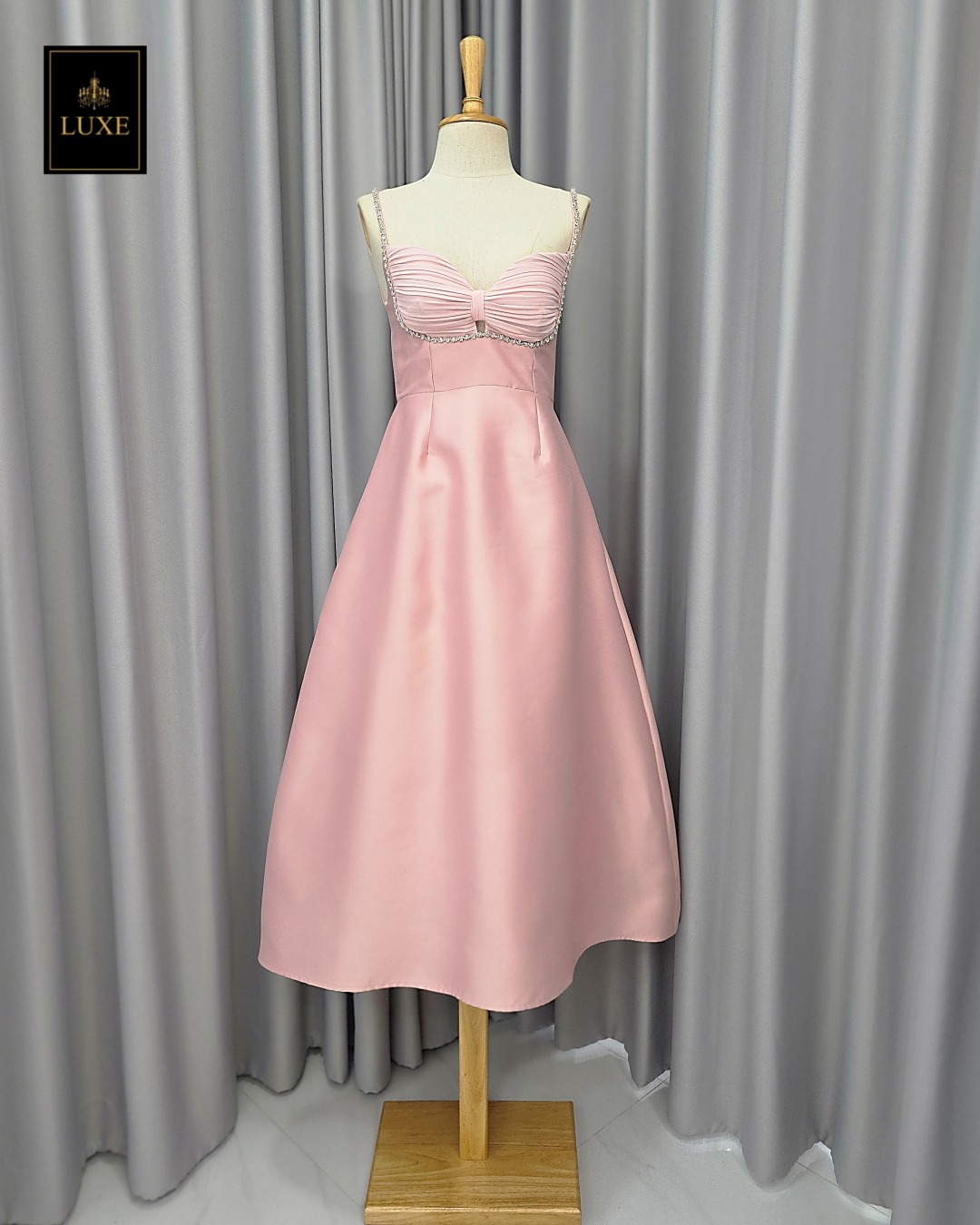 เดรสแฟชั่น เดรสเสื้อสายเดี่ยว กระโปรงทรงเอ