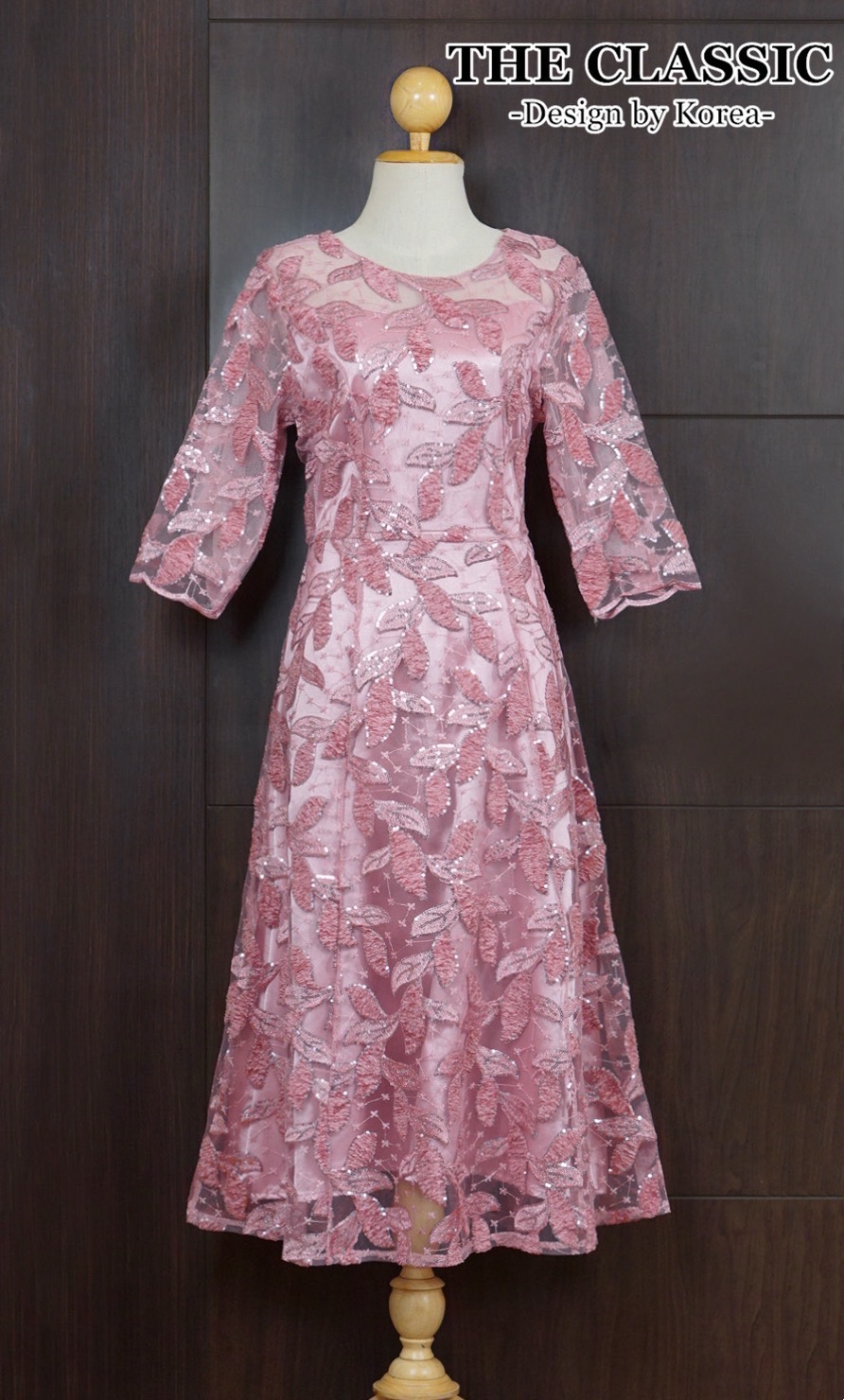 เดรสแฟชั่น เดรสยาวออกงานปักเลื่อม ใช้ผ้าเนื้อดีปักลวดลายใบไม้