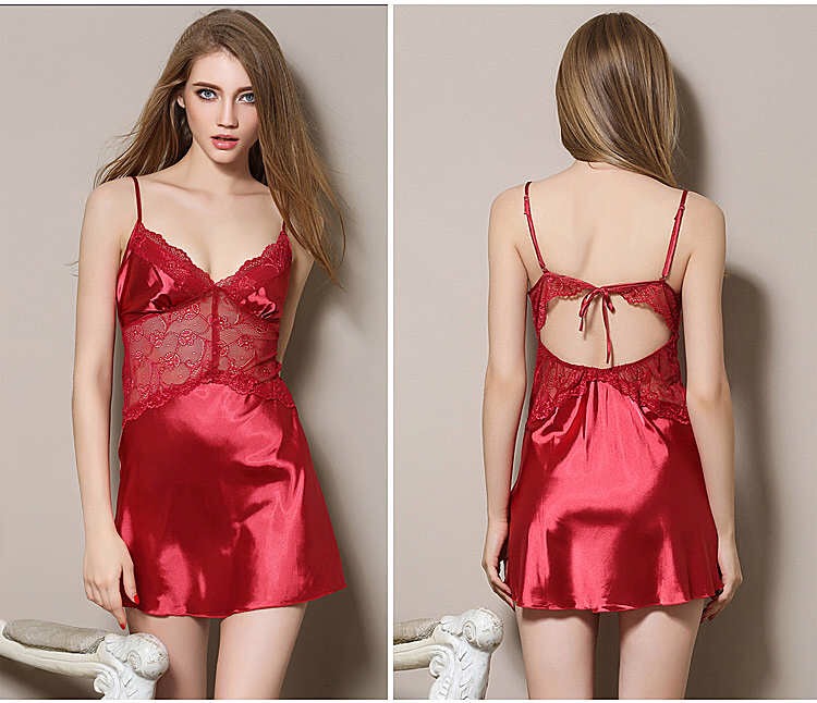 ชุดนอนผ้าไหม ชุดนอนคุณหนู สุดหรู สายเดี่ยว เนื้อผ้าไหม สีแดง แต่งลูกไม้ซีทรูช่วงอก ด้านหลังแต่งลูกไม้เว้าหลัง ผูกสาย แบบหรู สวยเซ็กซี่ มากเลยคะ เนื้อผ้า นุ่มลื่น เงา สวยหรู งานเย็บเกรดพรีเมี่ยมคะ