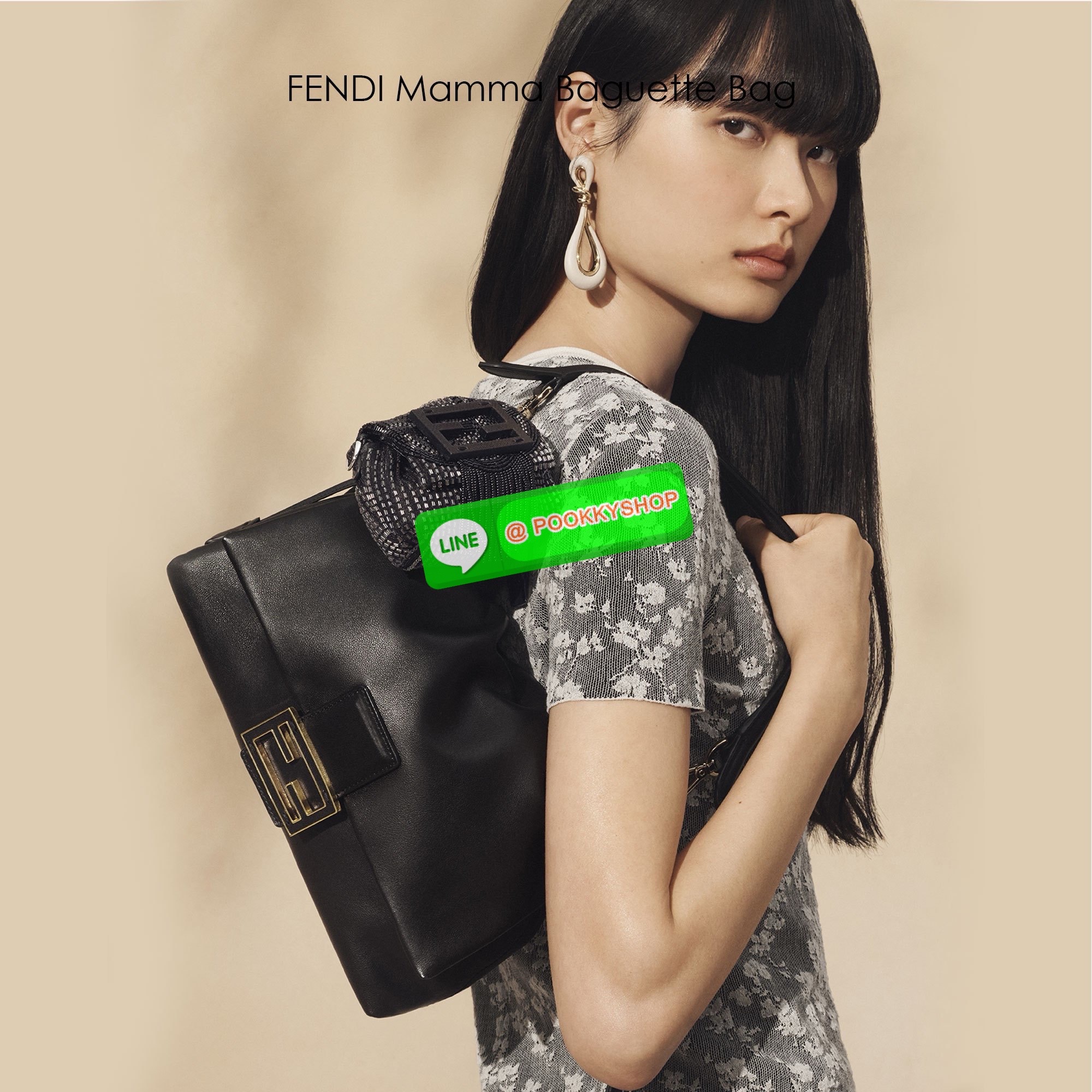 FENDI Mamma Baguette Bag กระเป๋าสะพายทรงสวย ดีไซน์เรียบง่ายคลาสสิค หรู ดูผู้ดี รูปทรงใช้งานง่าย หนังสวยสัมผัสนุ่ม ใหม่ล่าสุด รุ่นลิมิเต็ดที่สาวๆตามหา ภายในโล่งกว้าง เสิร์ฟให้ในราคาน่ารักๆ ของมันต้องมีแบบนี้ ก็ต้องตำได้แล้วน้าอย่าช้า อย่าพลาด!!