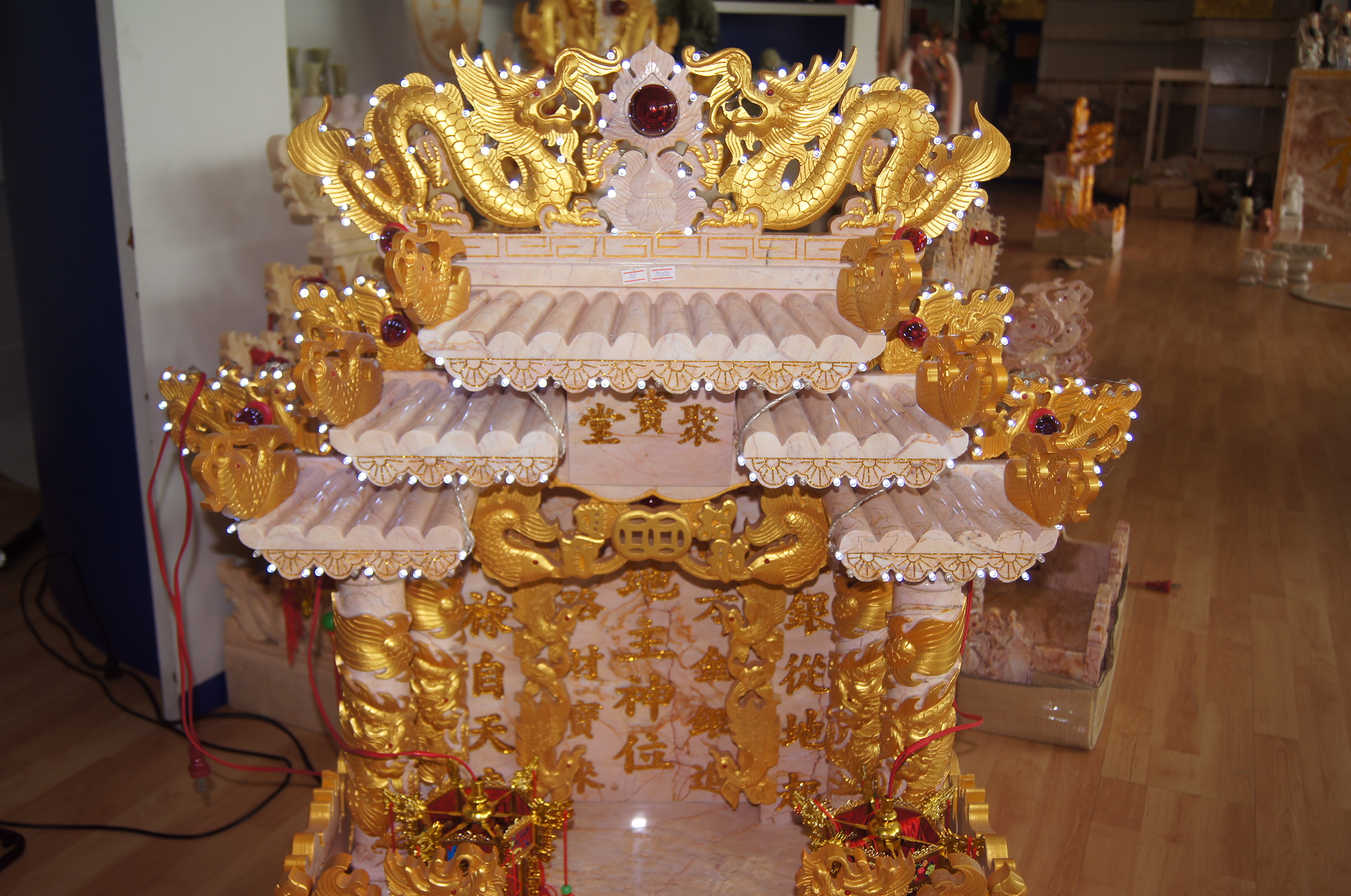 ศาลเจ้าที่หินอ่อน (ตี่จู้หินอ่อน ตี่จู้เอี๊ยะ) ขนาด 18นิ้ว(รุ่นมหาลาภ) 4 เสา 5 หลังคา 8ปลา 8หงส์ 8มังกร หินสีเชมพูทอง