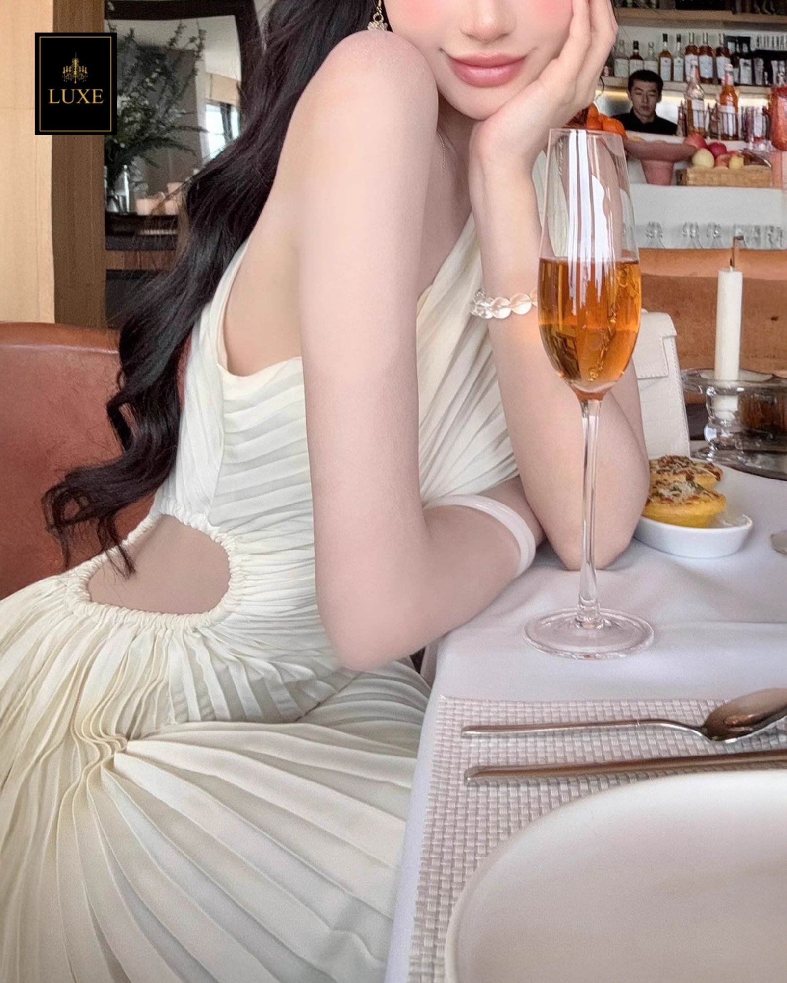 เดรสแฟชั่น เดรสเสื้อไหล่เดียว กระโปรงยาวชายเฉลียง อัดพลีททั้งตัว