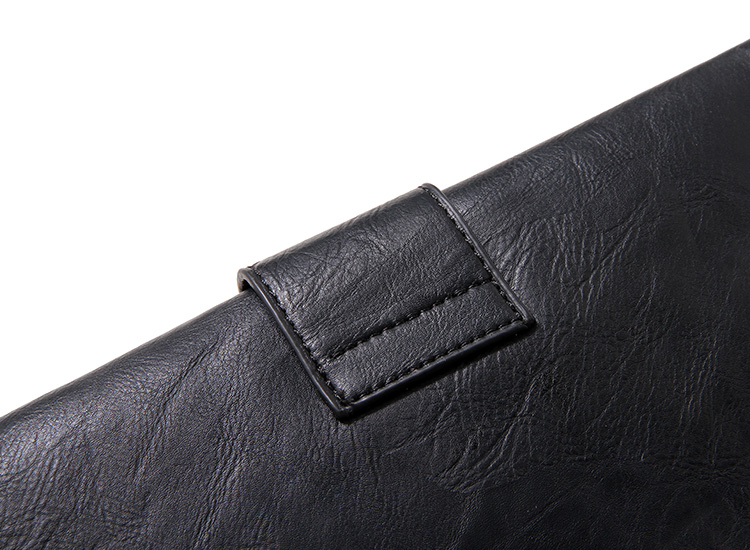 กระเป๋าหนังคลัชมือ Clutch แบรนด์ Forever21 หนังมีTexture ในตัว เนื้อหรูมากคะ ติดแท็คForever 21 ด้านใน ช่องใส่ของซิบใหญ่ 1 ด้านในมีซิปแบ่ง 1 ช่องแบ่งใส่ของ2ช่อง