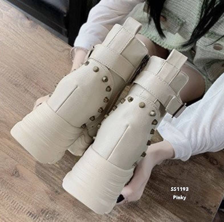 บู้ทผ้าใบเสริมส้น ss1193 งานนำเข้าสุดเท่ห์ ชิคมาก สาวๆใส่แล้วดูเก๋ เท่ห์ ดูดีสุดๆ หนัง pu พื้นนิ่ม อะไหล่ไฮเอนตั้งแต่เชือกผูก หมุดทองไม่มีหลุด งานดี ประณีตทุกจุด