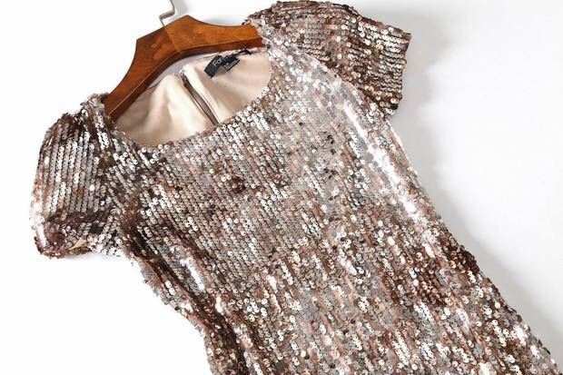 ชุดเดรส ชุดปักเลื่อมทอง Brand Forever แท้ งานสวย หรูหรามากคะ Size S/M/L