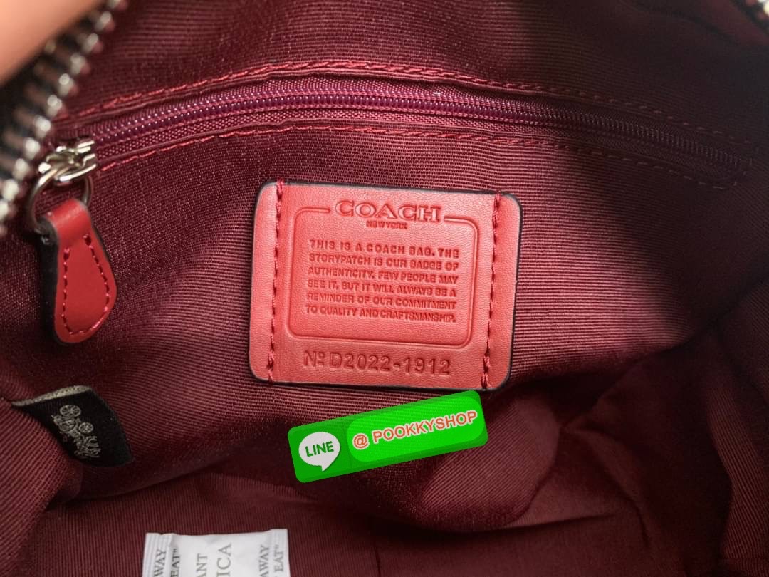 New arrival! 🌈รุ่นใหม่ห้ามพลาดค่ะ! Coach Dempsey Camera Bag In Signature Jacquard With Stripe And Coach Patch ((1912)) พร้อมส่งที่ไทย! กระเป๋าสะพายครอสบอดี้ร์กรือสะพายข้างได้ วัสดุJacquard+หนังแท้ สวยงามมากๆค่ะ ด้านหน้ามีป้ายวงกลมหนังโลโก้แบรนด์ เ