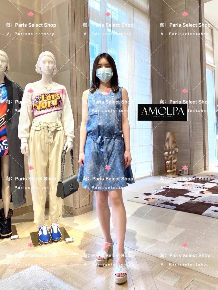 งาน HIEND มีแค่ที่นี่ที่เดียว!!! พร้อมส่ง!! DRESS LV PRINT 2021-SS เนื้อผ้าดีม๊ากกกก ผ้าใส่สบายมากกกก ห้ามพลาดเลยนะคะ ใส่สบายสุดๆ !! งานสวยงานดีต้องแบรนด์AMOLPA เท่านั้น !! ❤️NEW IN TODAY BY AMOLPA❤️ แบรนด์ - LV ป้าย TAG LV Detail - DRESS LV