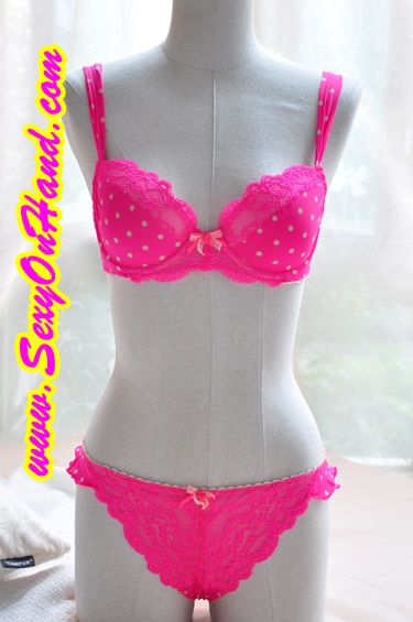 ชุดชั้นในเซ็กซี่ ทูพีซ สีชมพูสดใส ลายจุด ขาว + กางเกงในบิกินี่ เข้าชุด งานพรีเมี่ยม Brandname ส่งยุโรป Size B70/B75