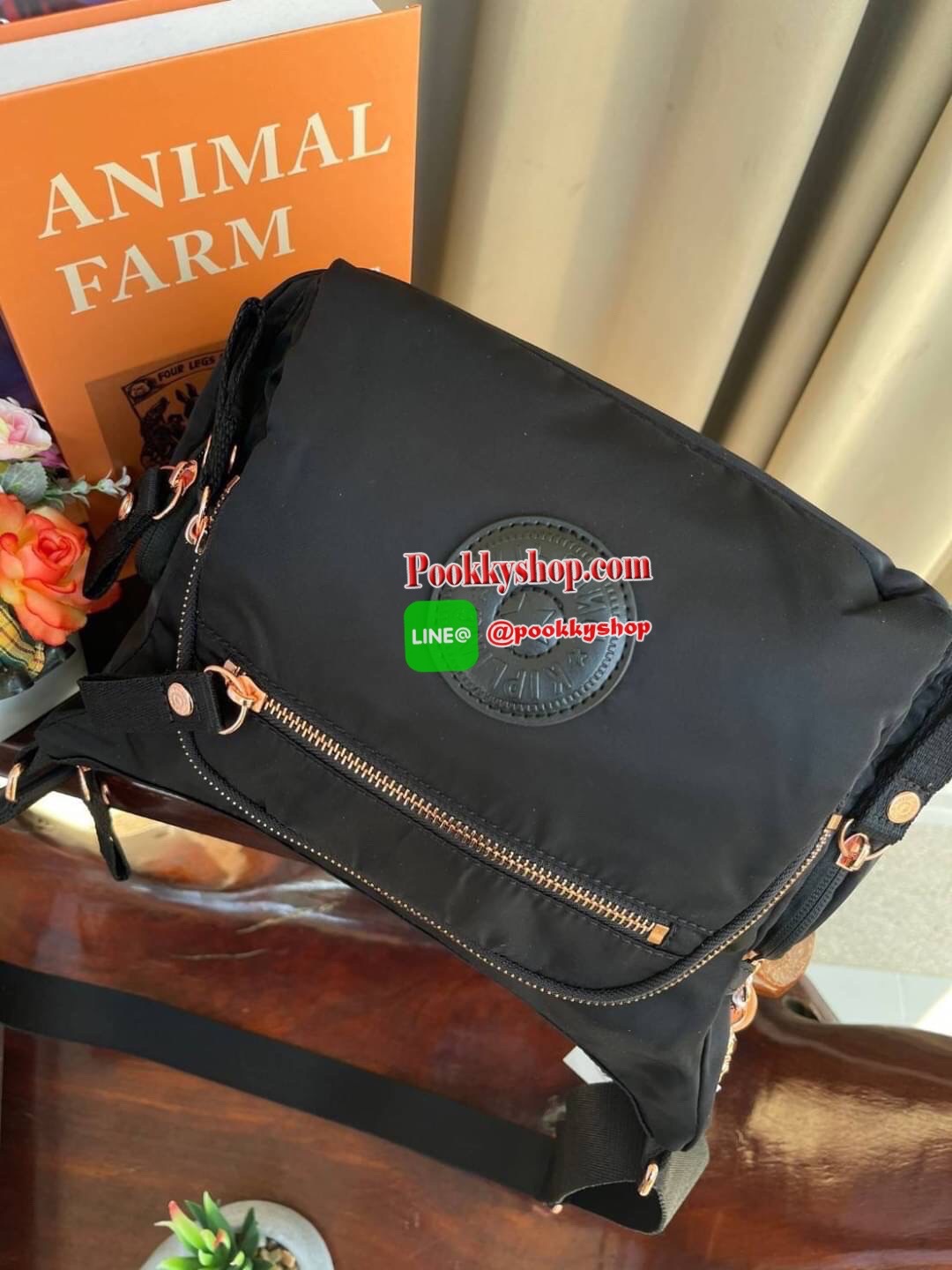 Kipling GABBIE S Crossbody Bag with Phone Compartment Bag กระเป๋าสะพายทรงครอสบอดี้ คอลเลคชั่นสุดฮิต แบบกระชับกับลำตัว วัสดุPolyamide100% มีช่องซิปใช้งานได้ทุกมุม ช่องใหญ่ภายในกว้าง ใส่มินิไอแพค กระเป๋าสตางค์ยาวและอื่นๆจุได้เยอะ สามารถสะพายได้ทั้งสายคู่และ