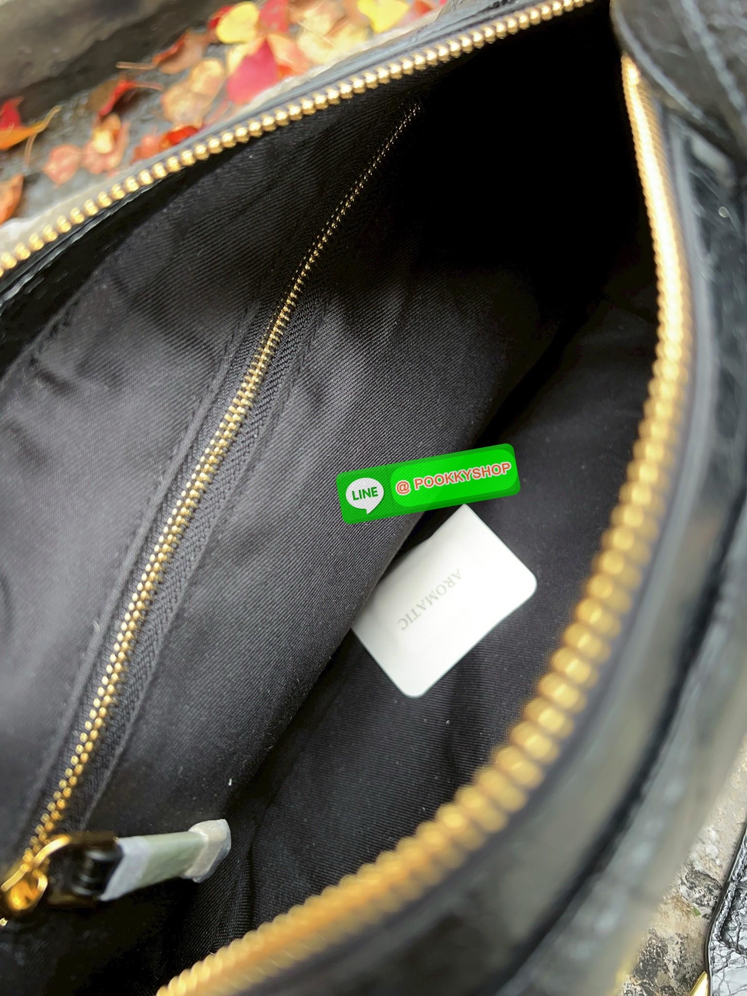 📸New Arrival!🎉 ล่าสุดรุ่นเดียวกับที่Jisoo ใช้เลยค่าา👏 Christian Dior D-journey bag #สวยจริงไม่จกตาค่า‼️ 📌มาพร้อมน้อง My melody แท้ราคา 490฿Free! 📣พร้อมส่ง! จำนวนจำกัด ผลิตออกมาน้อยมากๆเลยค่ะ! พร้อมสวยไปกับกระเป๋าดีไ