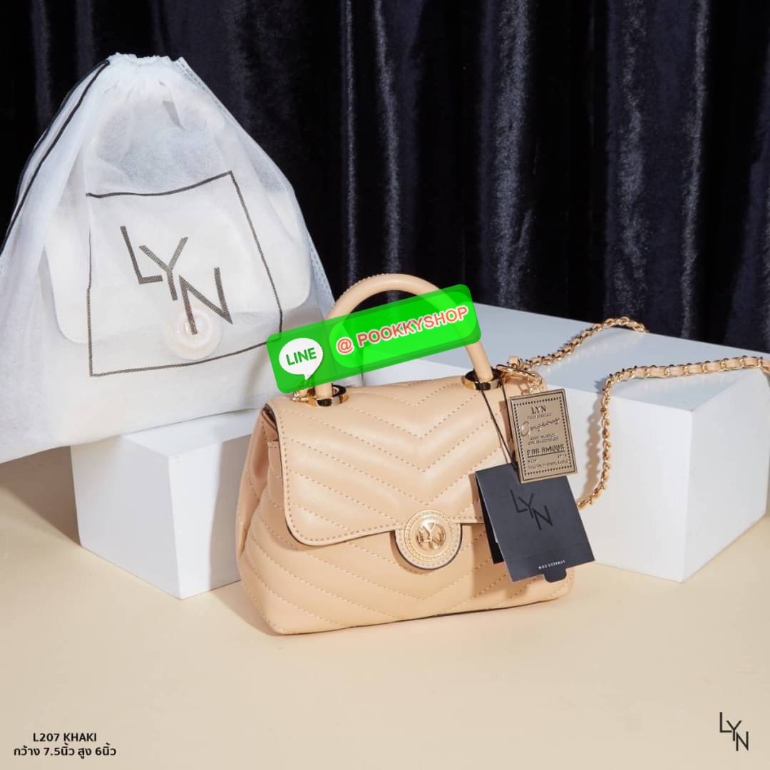 แท้ Outlet Lyn ทรงถือ+สะพายข้างได้ สายโซ่พันหนัง เปิด/ปิดกระเป๋าด้วยกระดุมแม่เหล็ก มี 1 ช่องใช้งาน