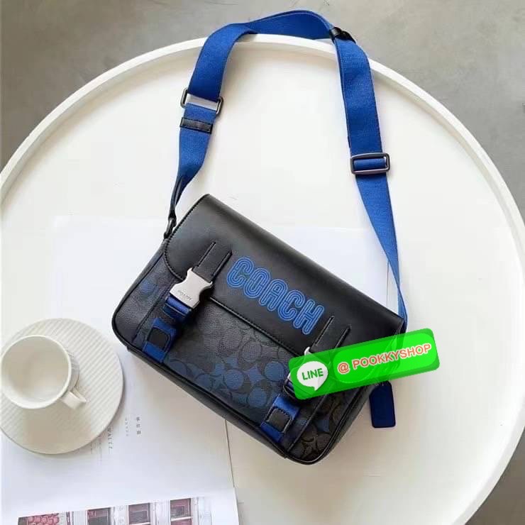 COACH TRACK CROSSBODY IN COLORBLOCK SIGNATURE CANVAS WITH COACH PATCH (C6657) 🛍🛍กระเป๋าสะพายทรงแมสเซ็นเจอร์ ทรงสวยรุ่นที่ต้องมีติดตัวคะหนุ่มๆ จุของได้เยอะมากแบ่งเป็นสัดเป็นส่วน วัสดุหนังแคนวาสสลับหนังแท้ กระเป๋ามีตัว ล็อค มีซิปด้านใน ด้านห